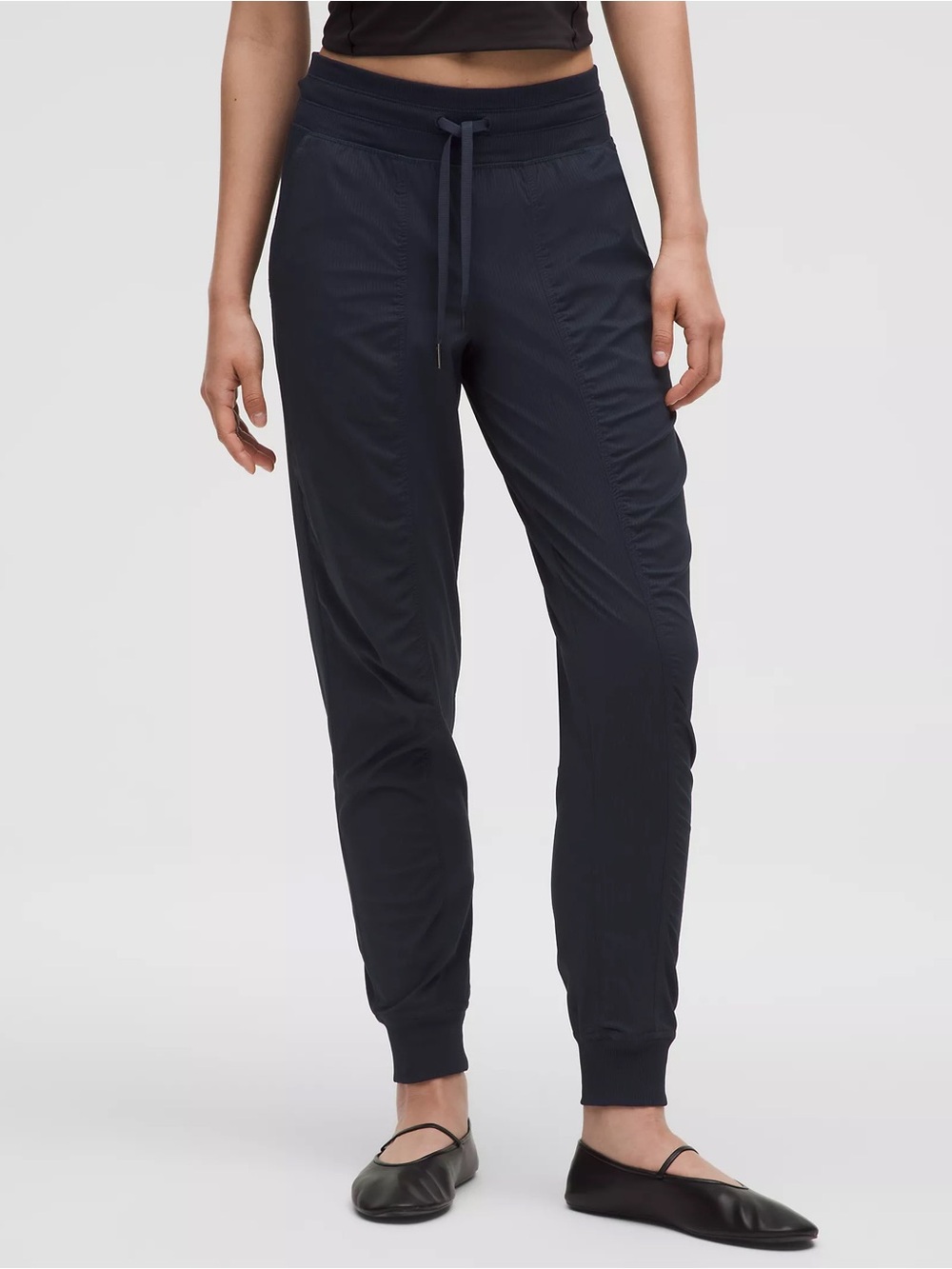 Lululemon Dance Studio Mid-Rise Jogger in Black - Size 6